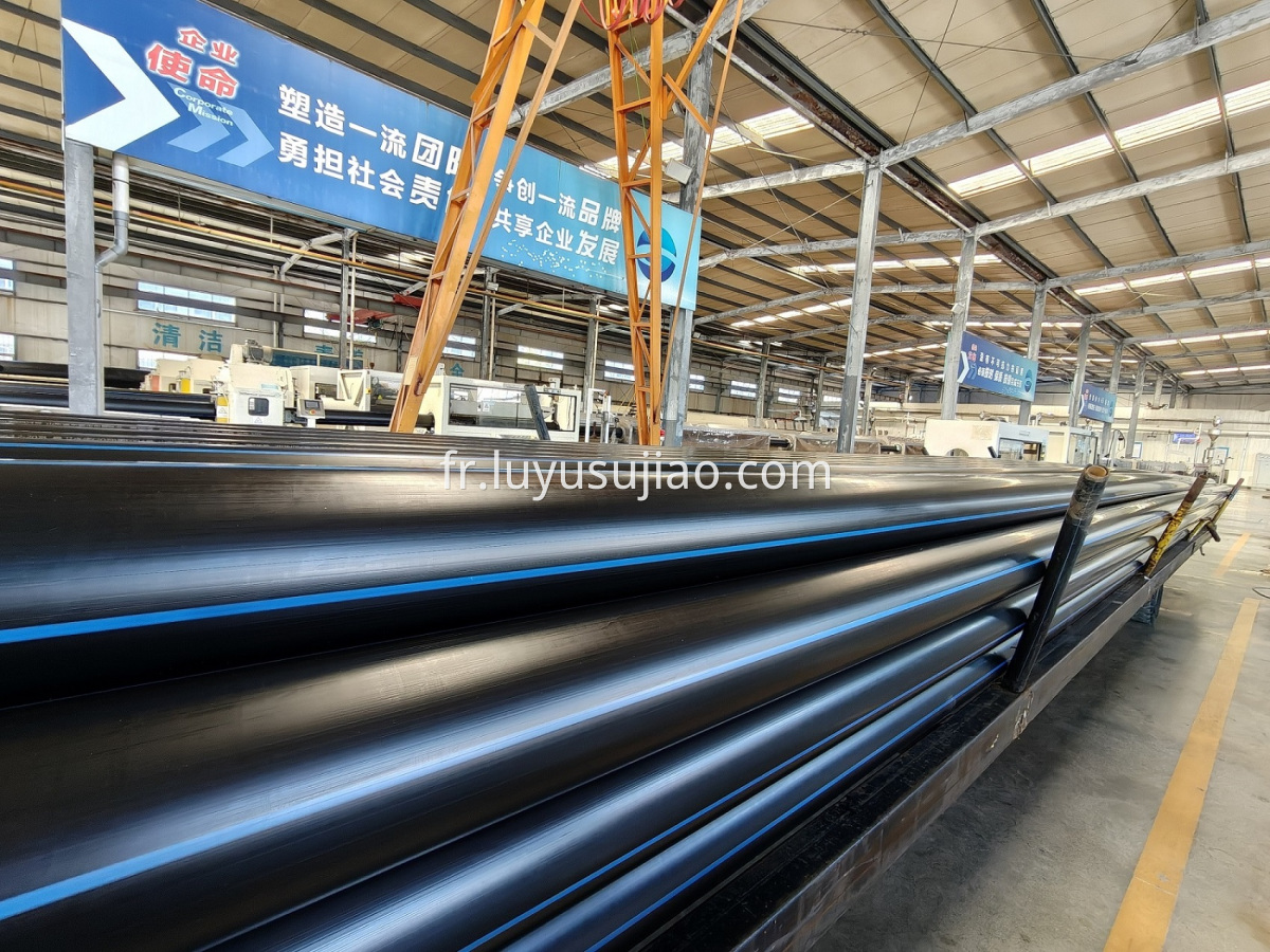 Polyethylene pressure pipe for water